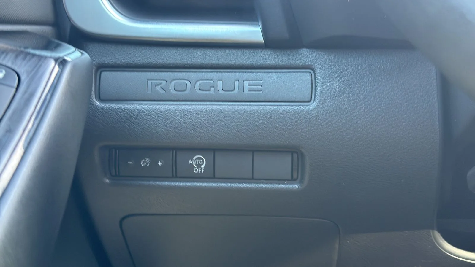 Used 2024 Gray Nissan S image 17