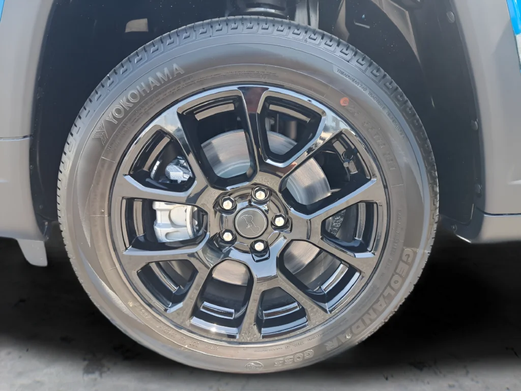 New 2026 Blue Jeep Latitude image 28