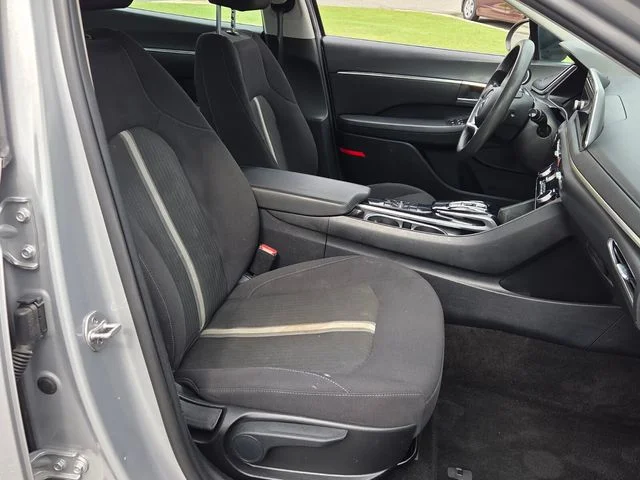 Used 2023 Silver Hyundai SEL image 15