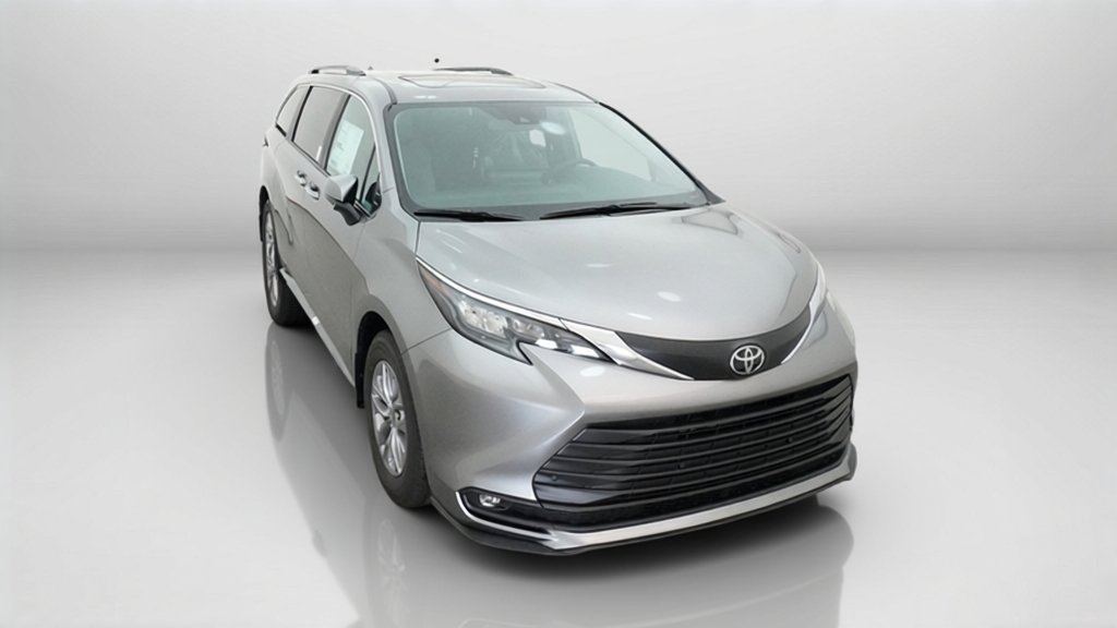 New 2026 Heavy Metal Toyota XLE image 34