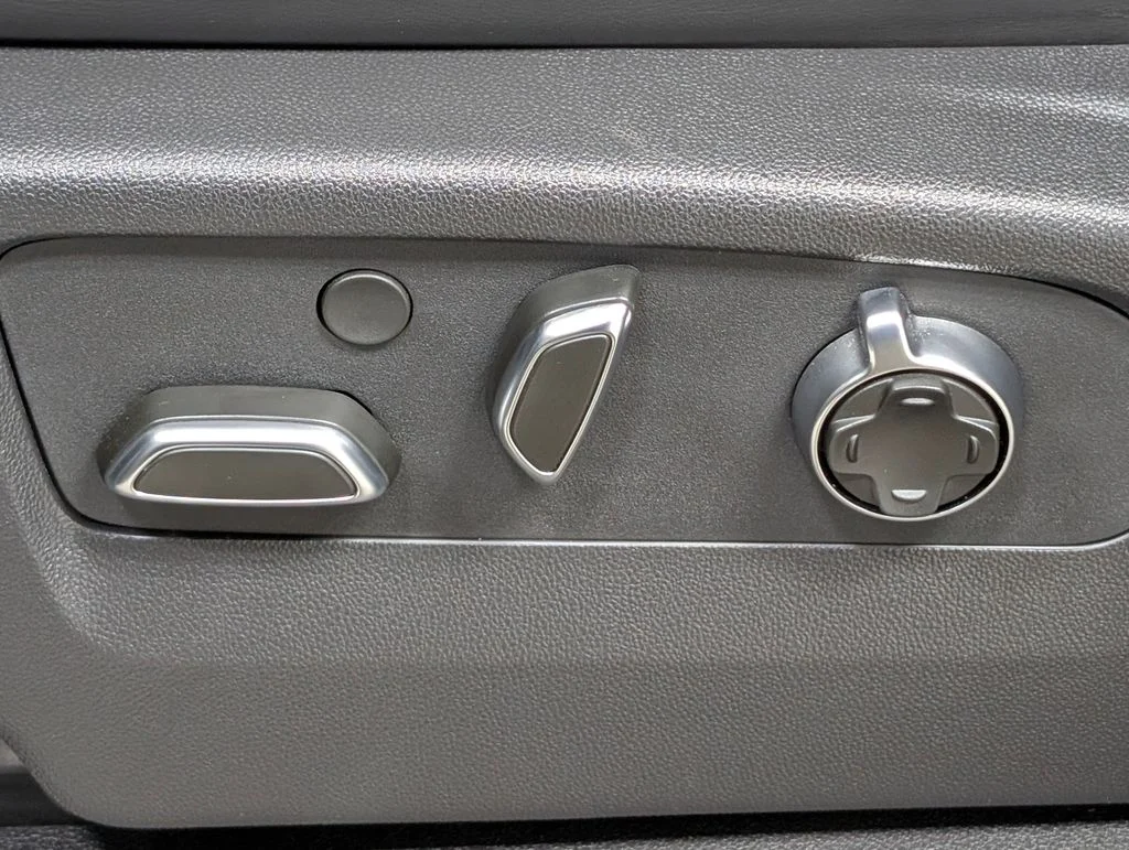 Used 2025 Sterling GMC Denali Ultimate image 15