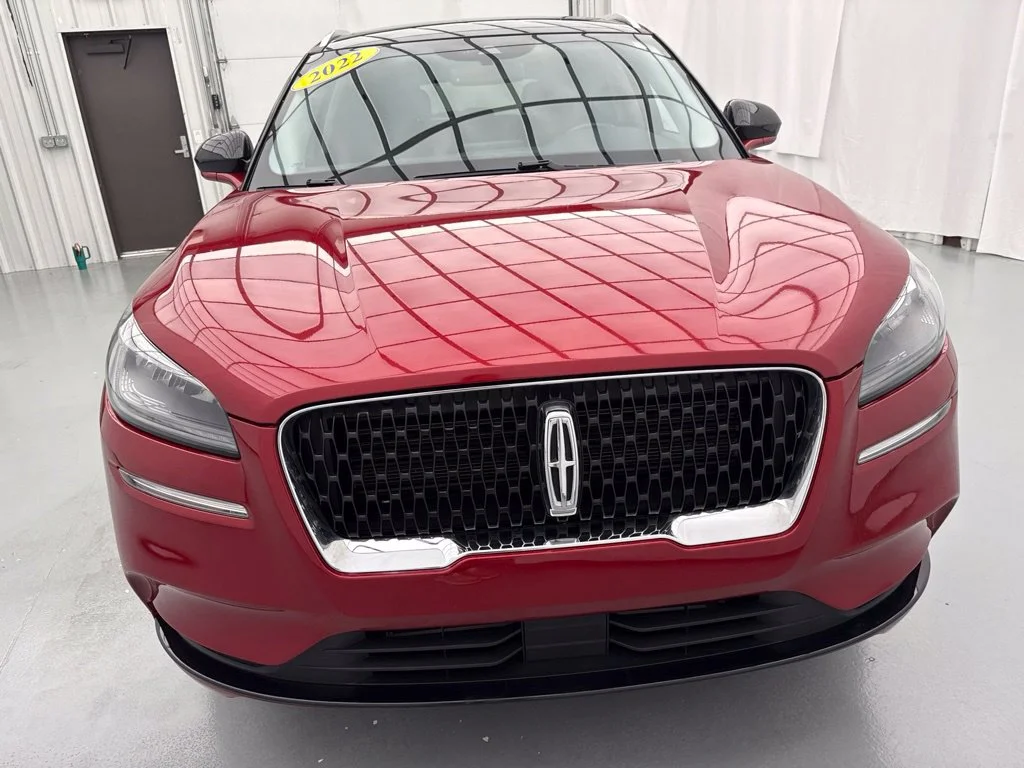 Used 2022 Red Lincoln Standard image 2