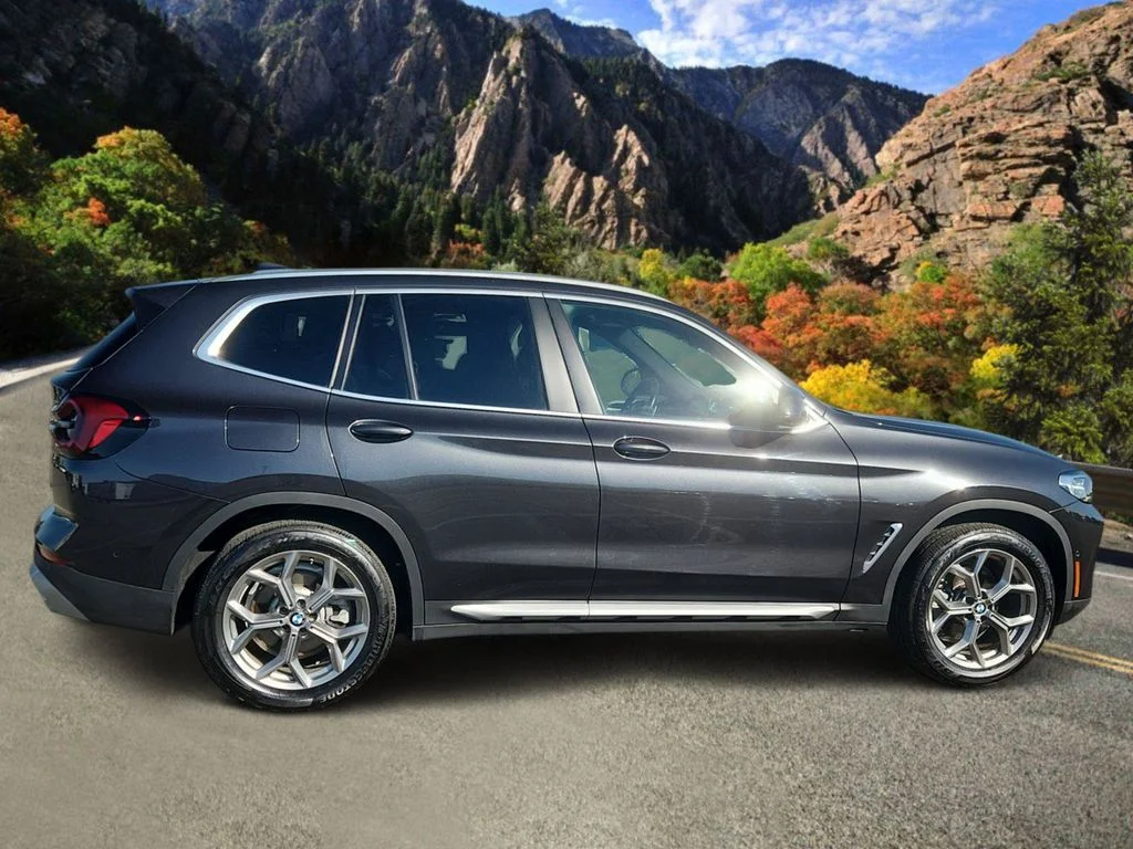 Used 2023 Black BMW xDrive30i image 2