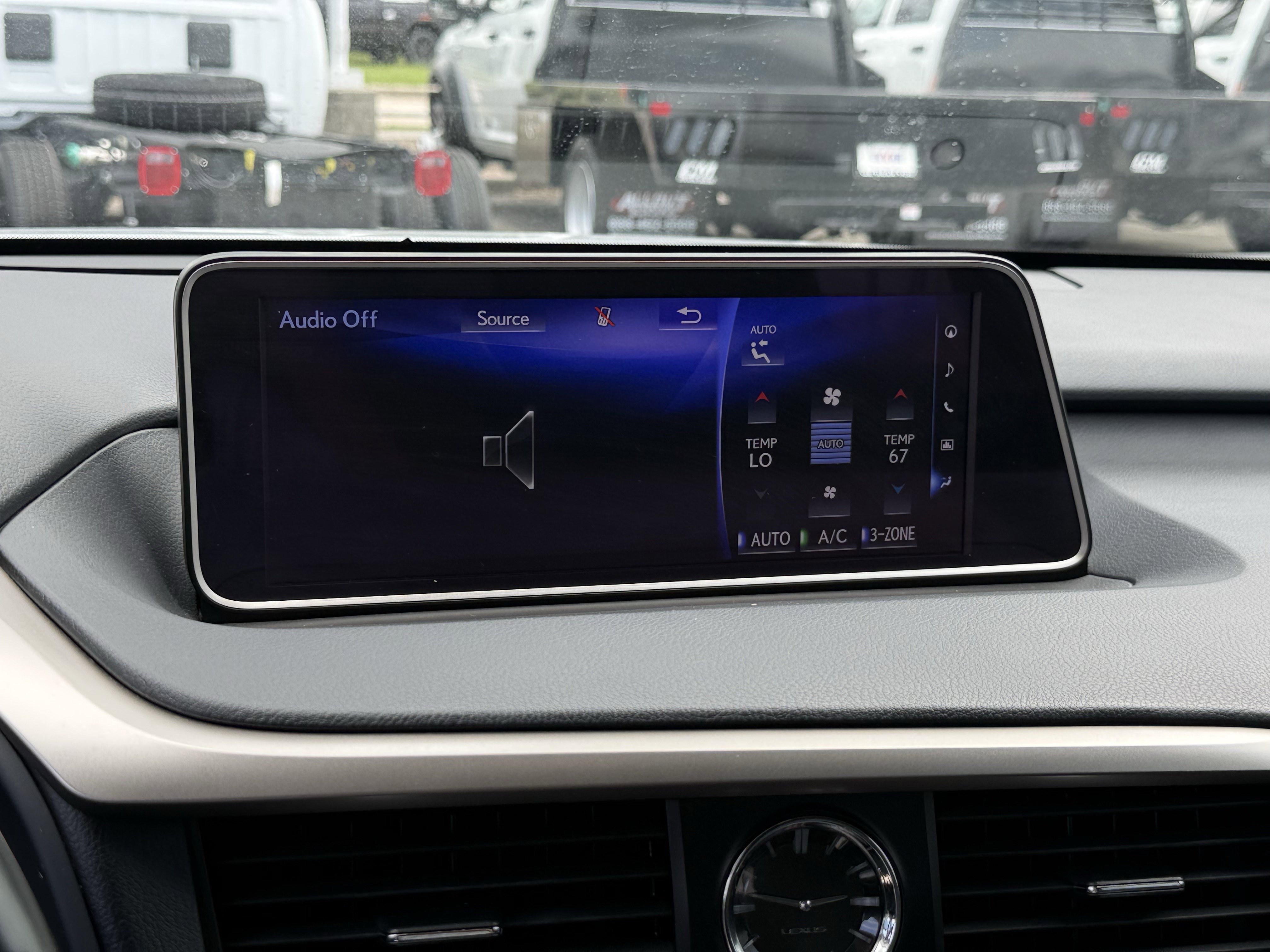 Used 2018 Silver Lexus RX 350L Premium image 19