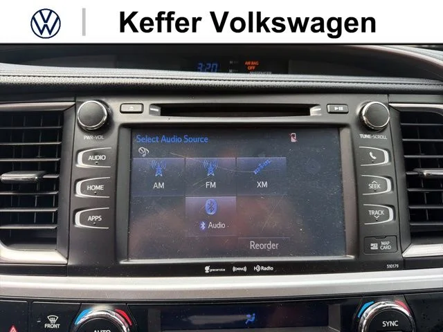 Used 2018 Blue Toyota XLE image 24