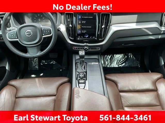 Used 2019 White Volvo T5 Momentum image 48