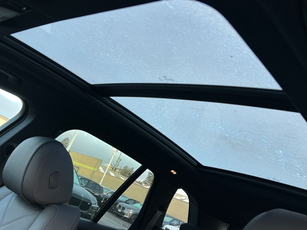 New 2026 Mineral White Metallic BMW xDrive40i image 16