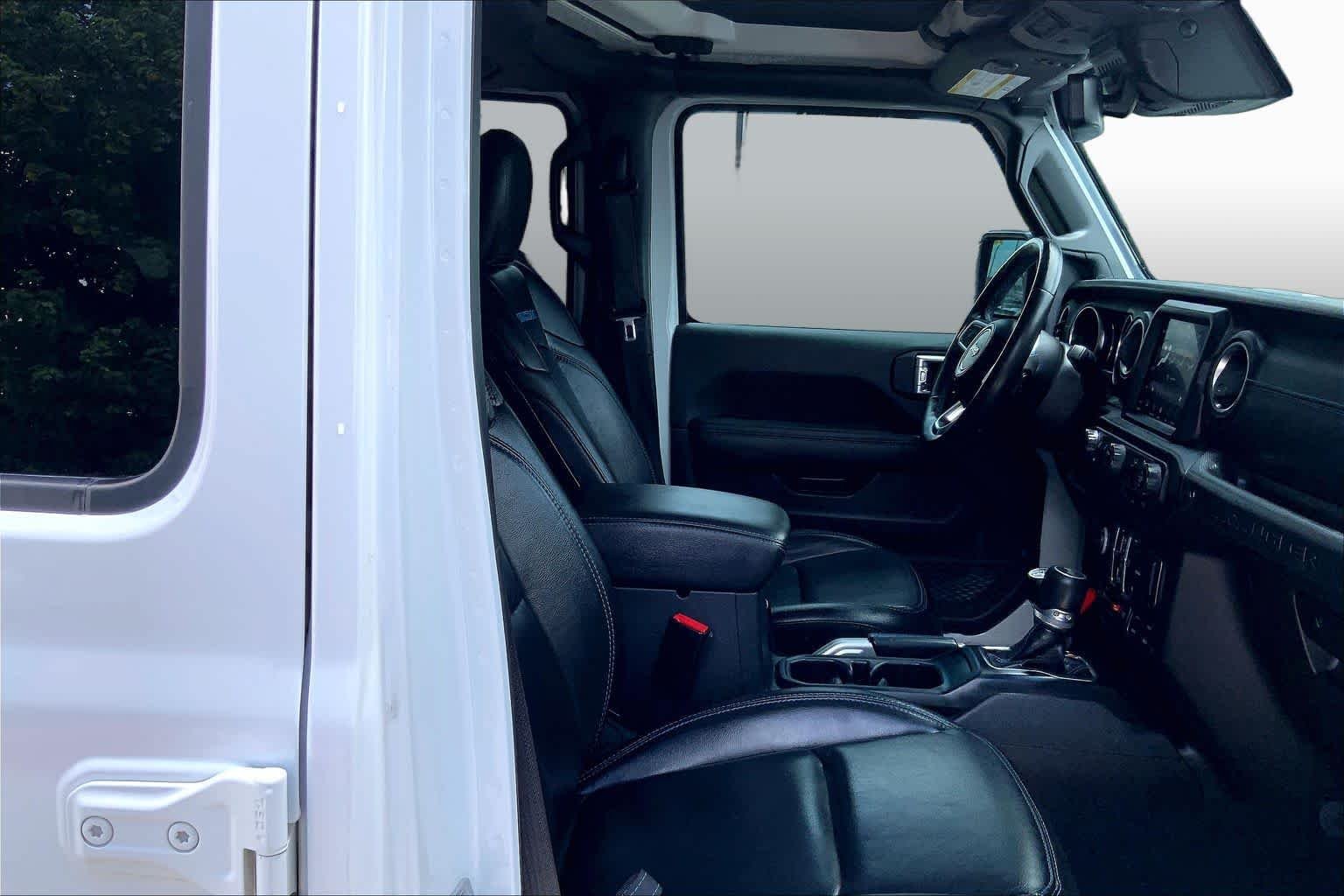 Used 2021 Bright White Clearcoat Jeep Unlimited Rubicon image 9