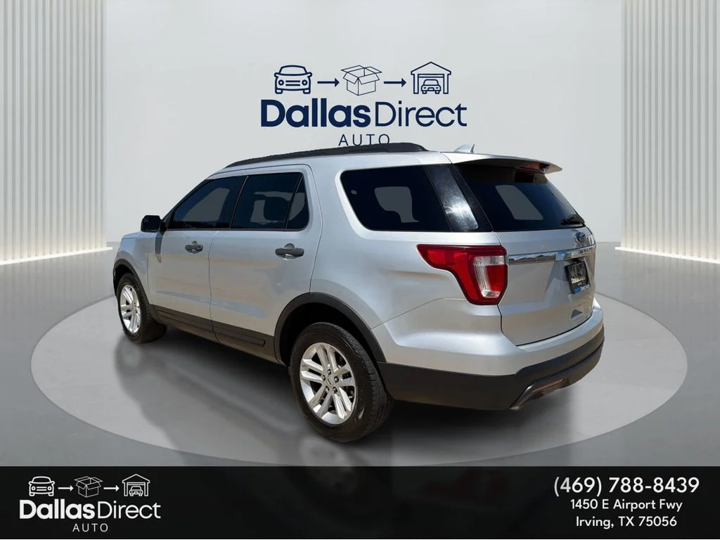 Used 2017 Ingot Silver Metallic Ford Base image 8
