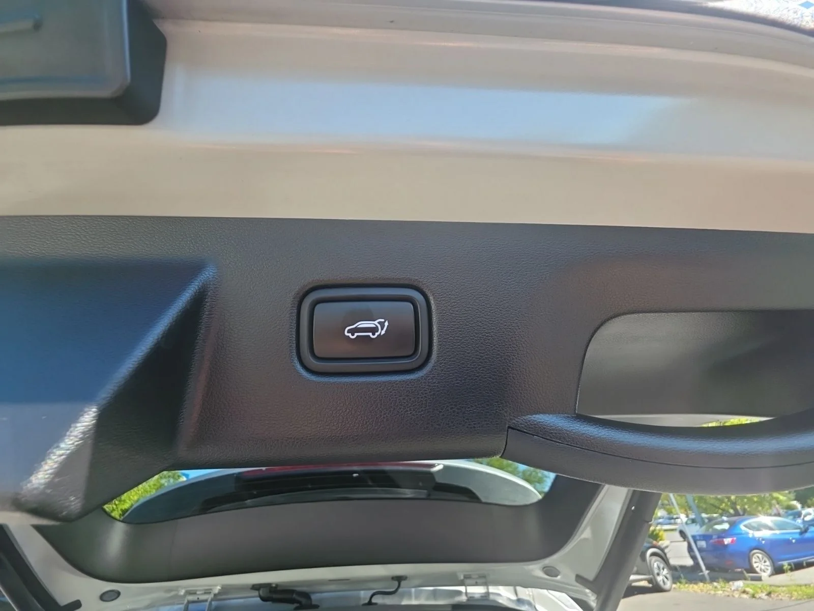 Used 2023 Silver Hyundai SEL image 41