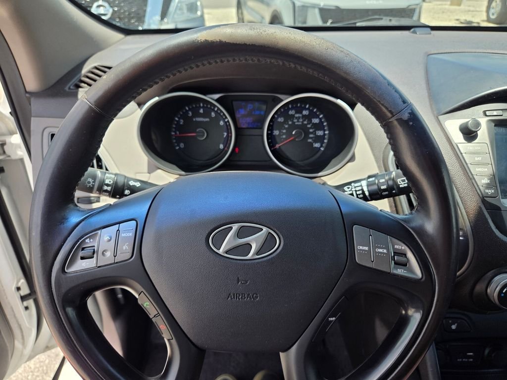 Used 2015 White Hyundai Limited image 31