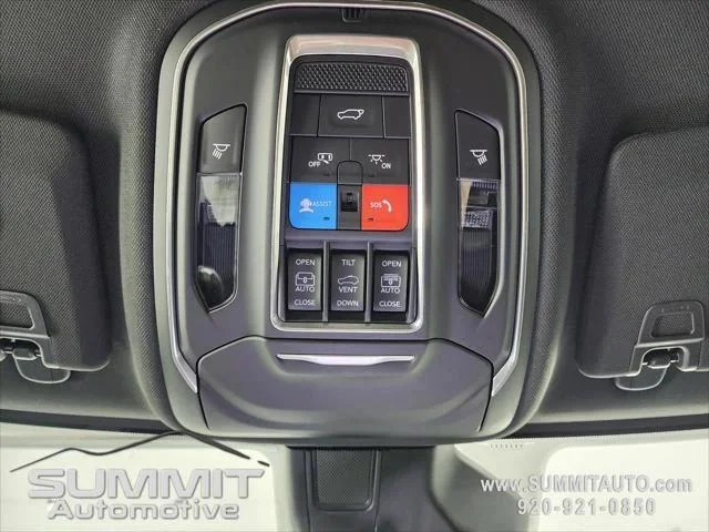 New 2025 Silver Zynith Exterior Paint Jeep Limited image 72