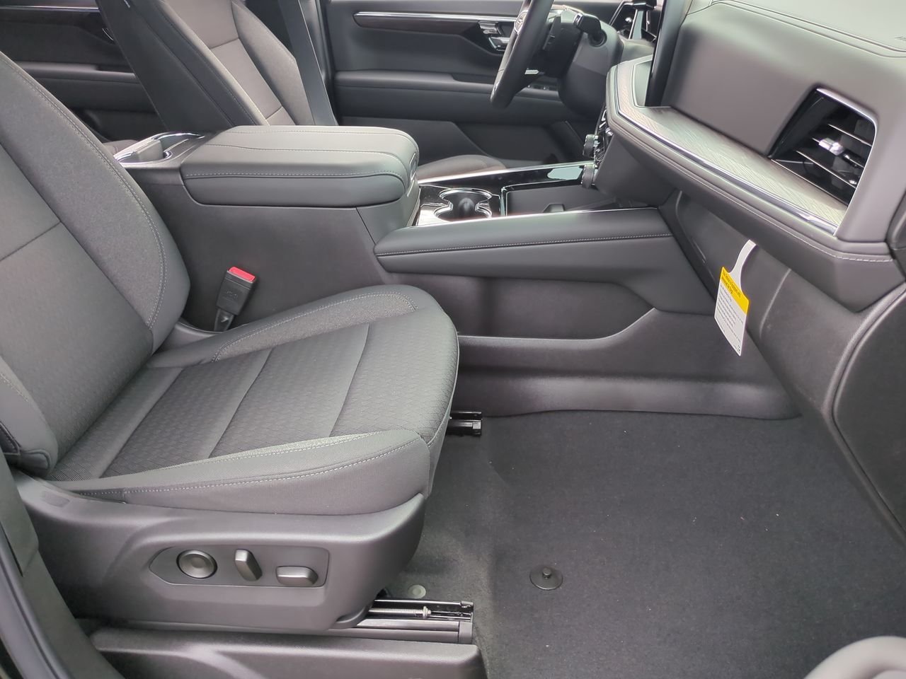 2026 Chevrolet Suburban LS - Photo 27