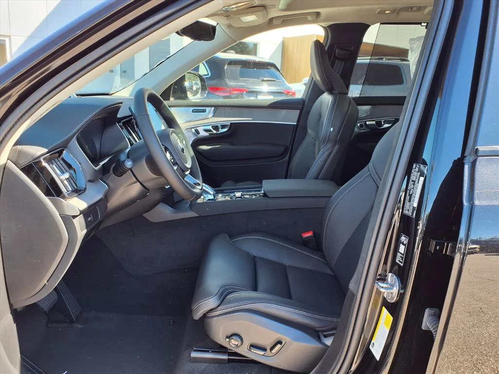 New 2027 Onyx Black Volvo Ultra Dark Theme image 11