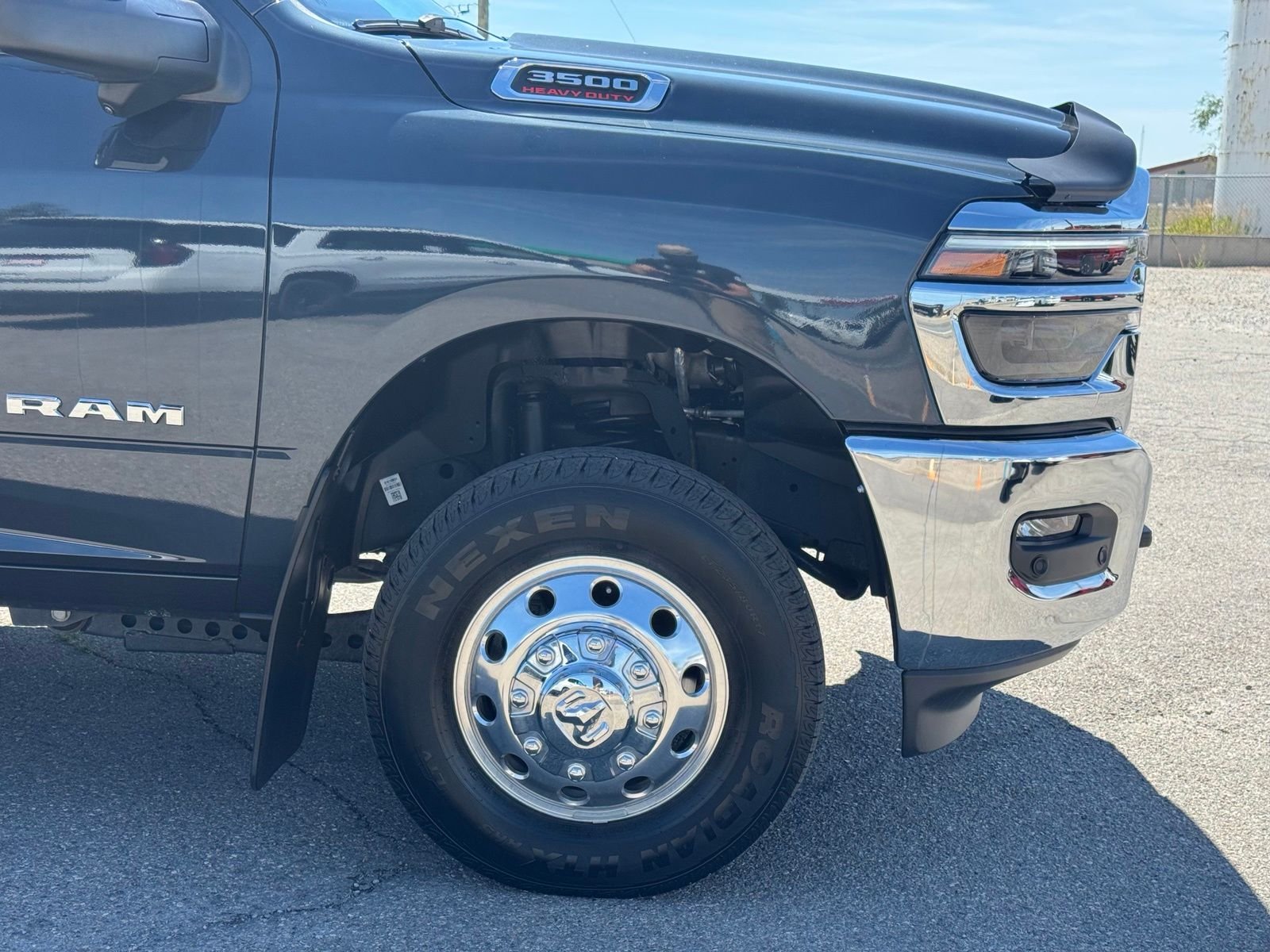 View vehicle photo 3