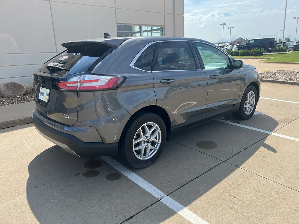 Used 2024 Carbonized Gray Metallic Ford SEL image 10