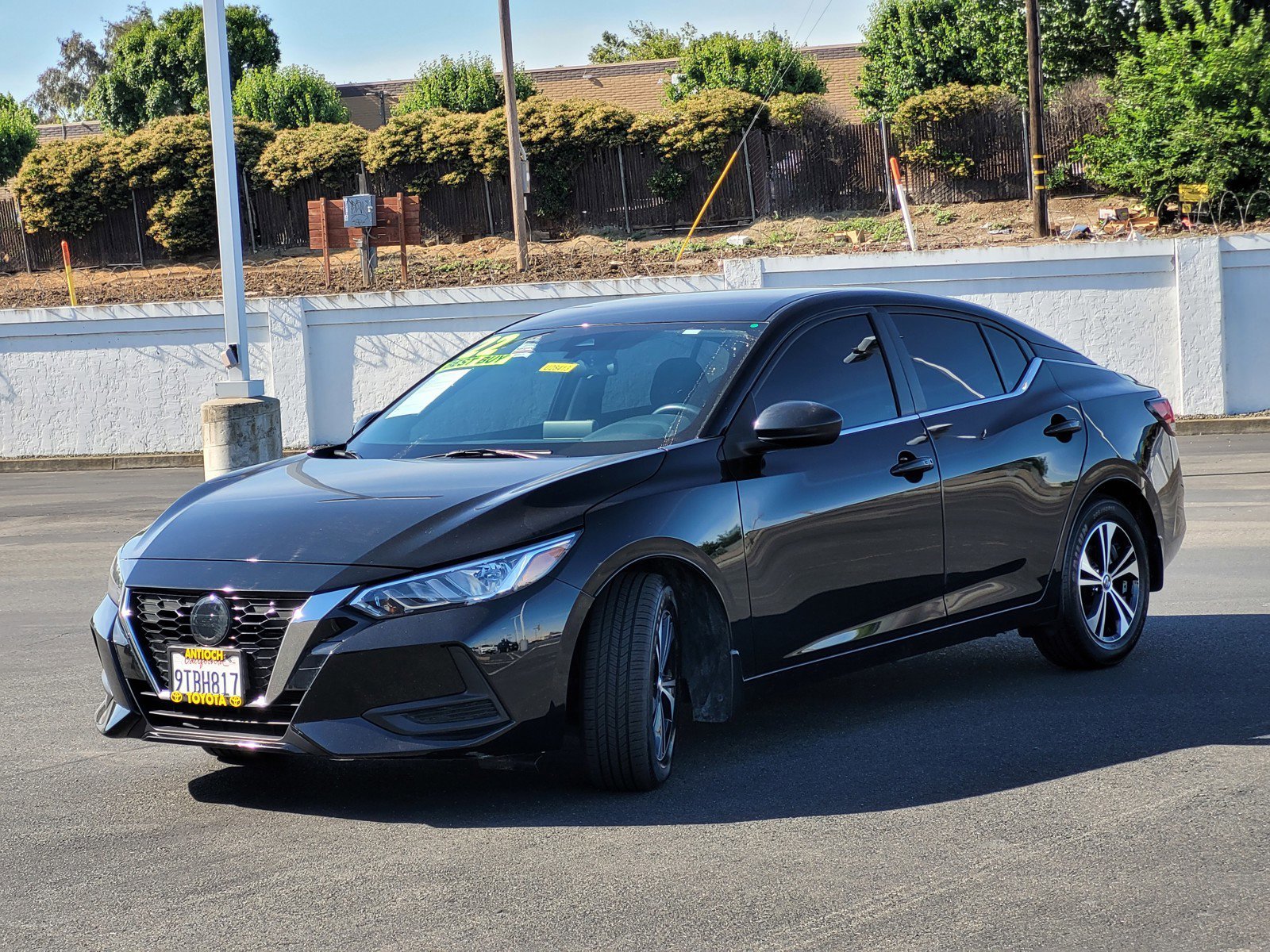 Used 2022 Super Black Nissan SV image 8
