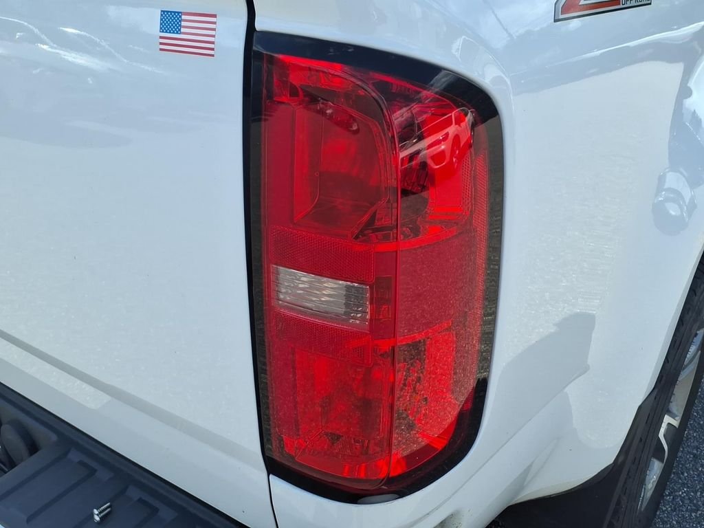Used 2018 White Chevrolet Z71 image 16
