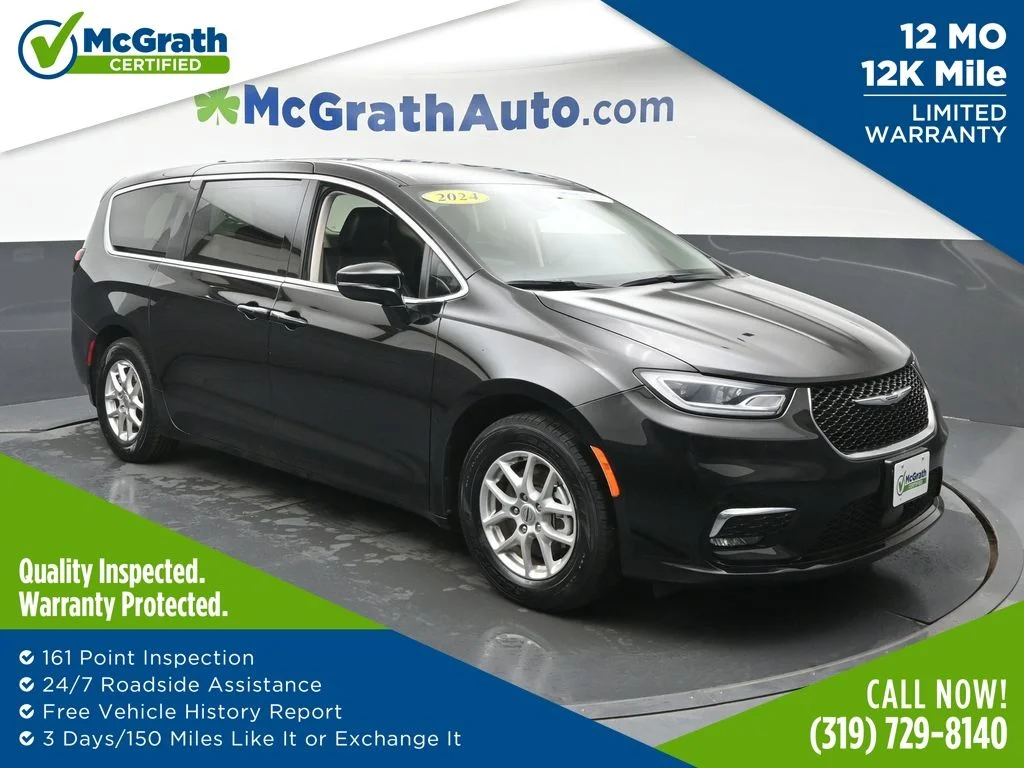 2024 Chrysler Pacifica Touring L's photo