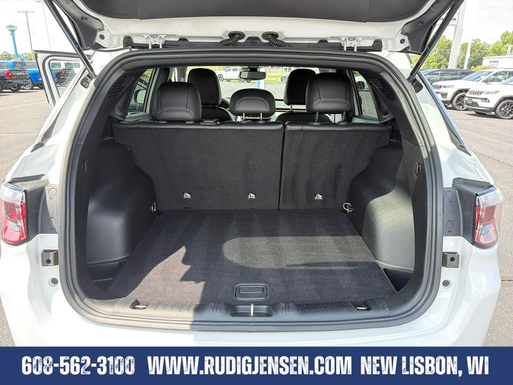 Used 2025 White Jeep Limited image 21