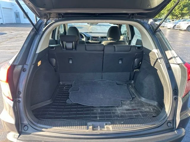 Used 2018  Honda LX image 9