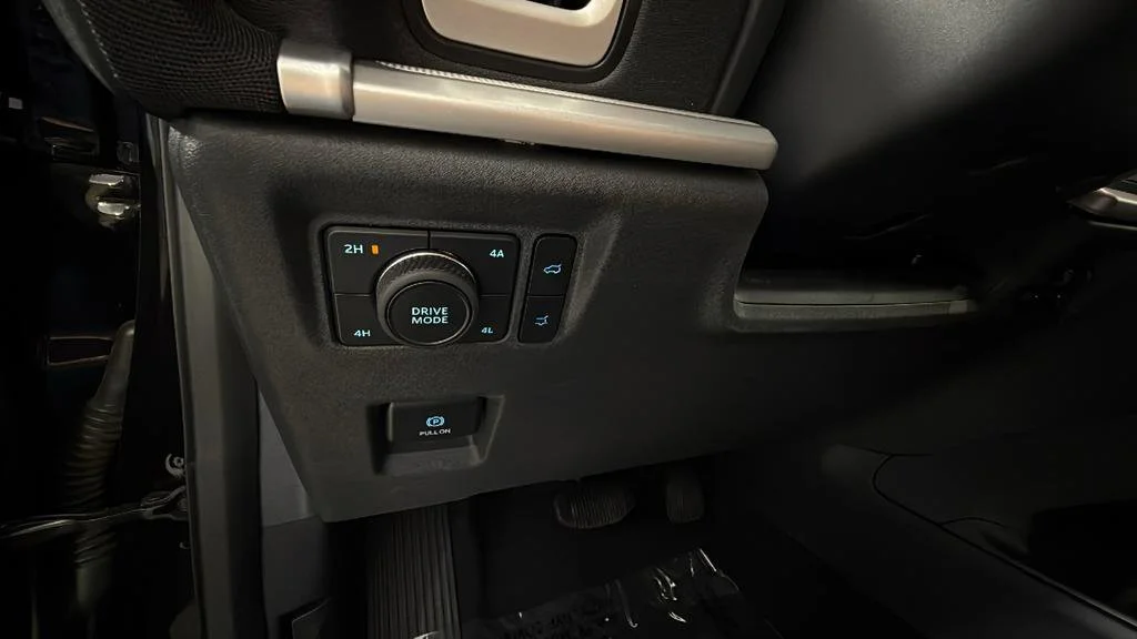 Used 2025  Ford Active image 19