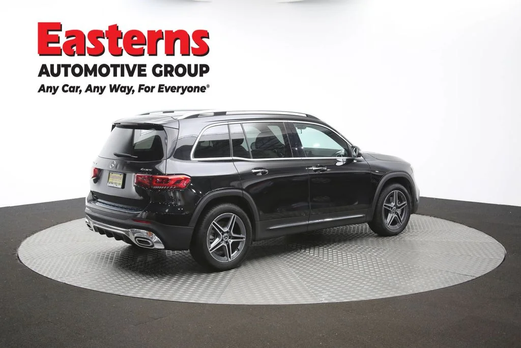 Used 2022 Black Mercedes-Benz GLB 250 image 41
