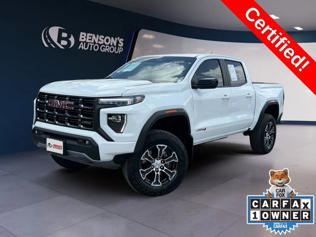 Used 2025 White GMC AT4 image 1