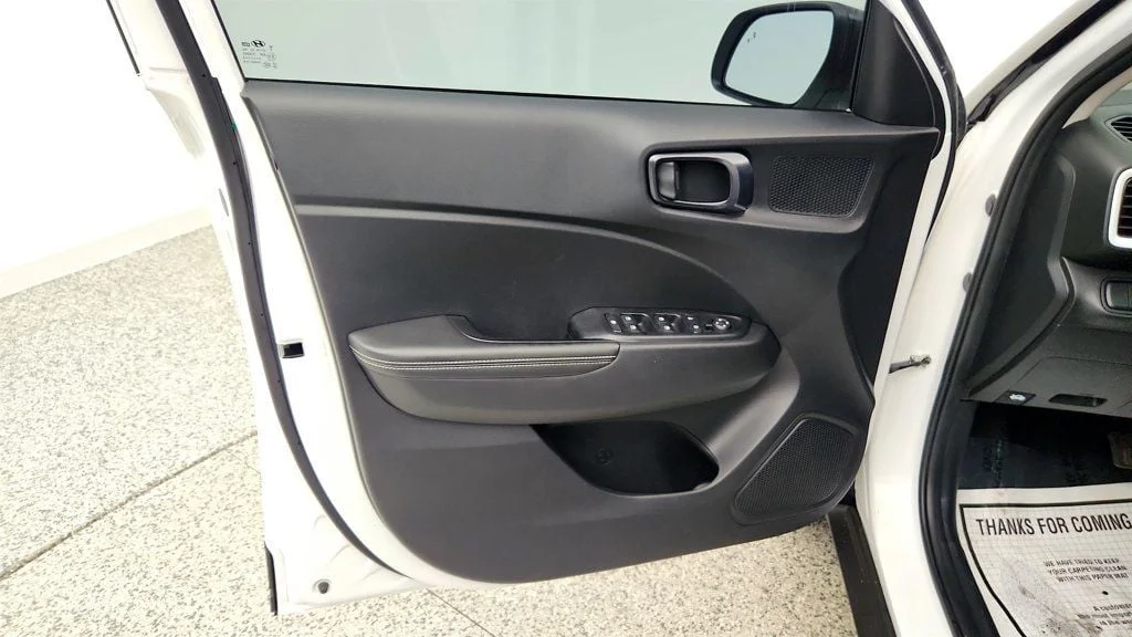 Used 2023 Lunar White Hyundai Limited IVT image 10
