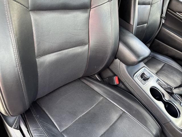 Used 2018 Gray Jeep Overland image 29
