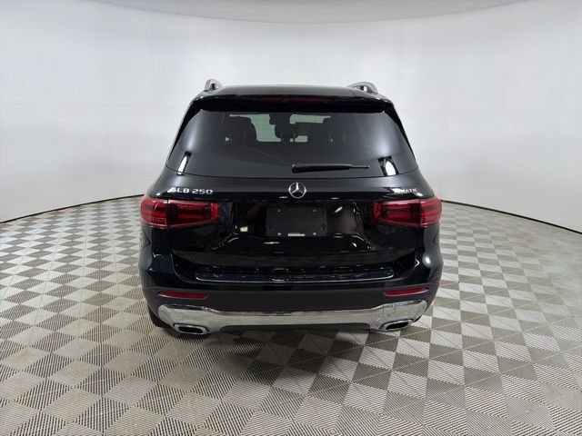 New 2026 Night Black Mercedes-Benz GLB 250 image 6