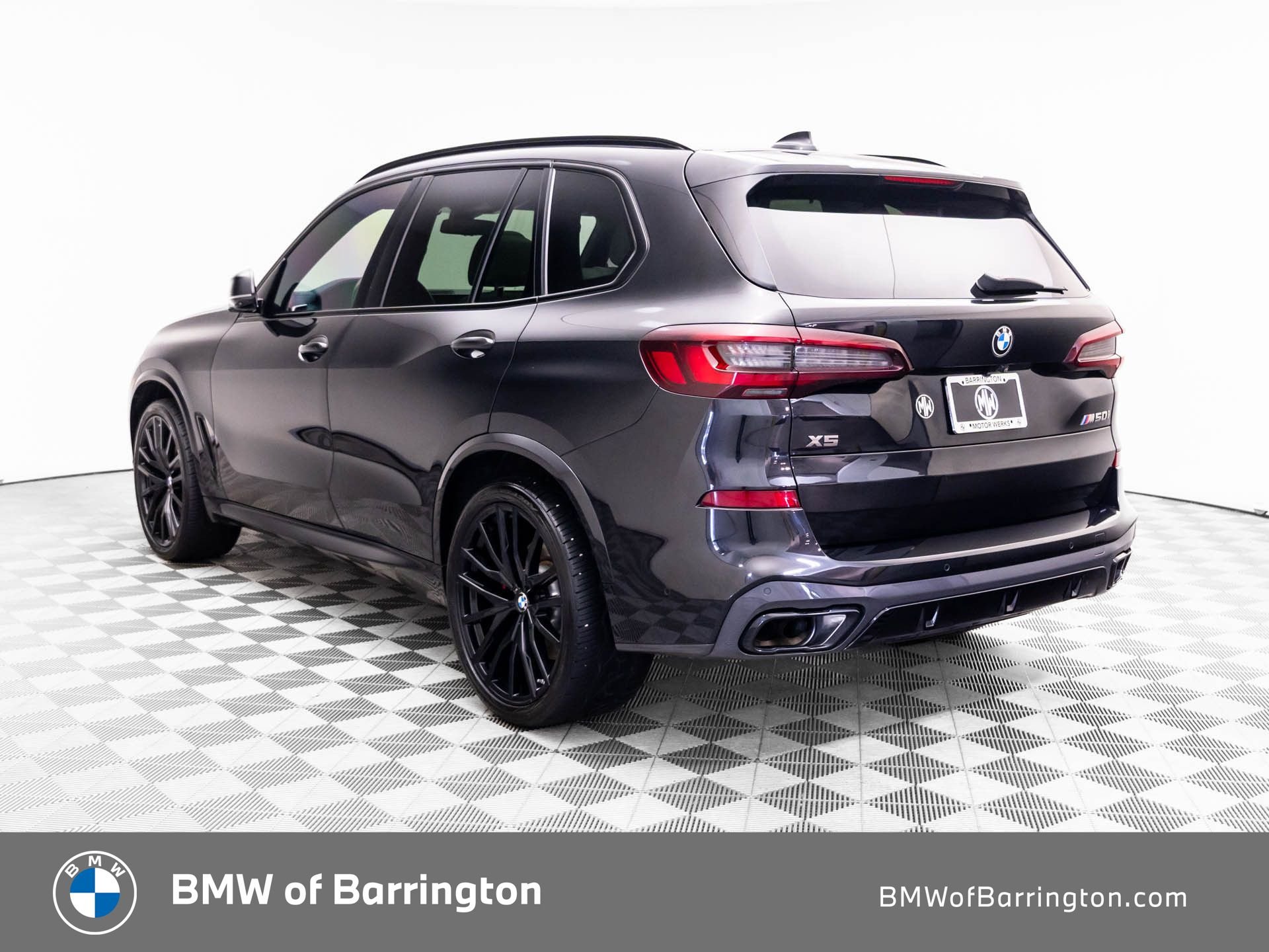 Used 2022 Black Sapphire Metallic BMW M50i image 3