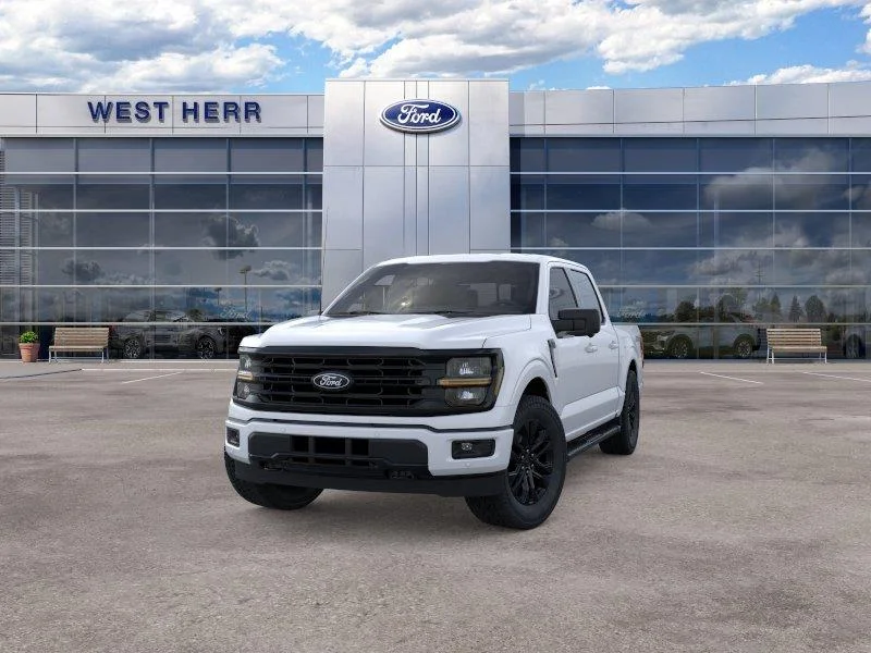 New 2026 Oxford White Ford XLT image 3