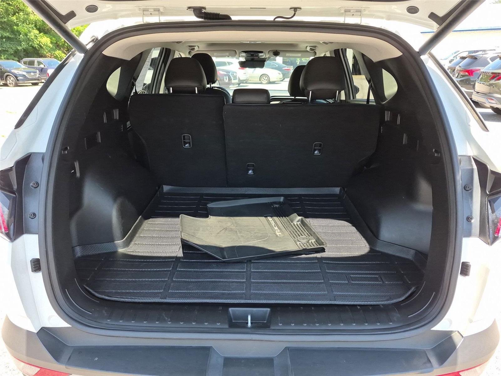 Used 2024 White Pearl Hyundai SEL image 34