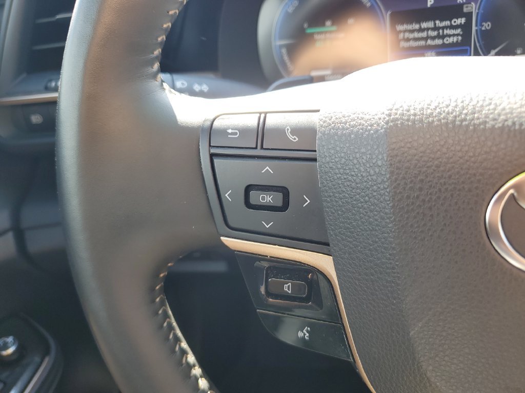 Used 2025 White Toyota XLE image 19