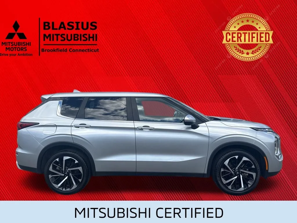 Certified Used 2024 Silver Mitsubishi SE image 5
