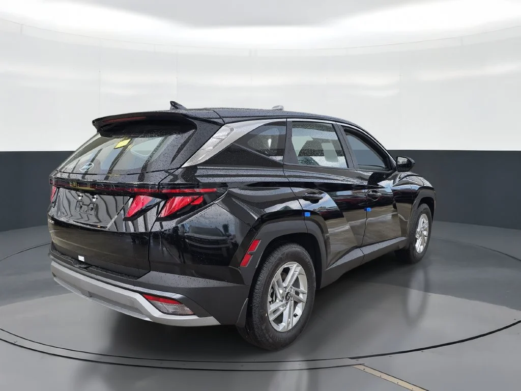 New 2026 Black Hyundai SE image 3