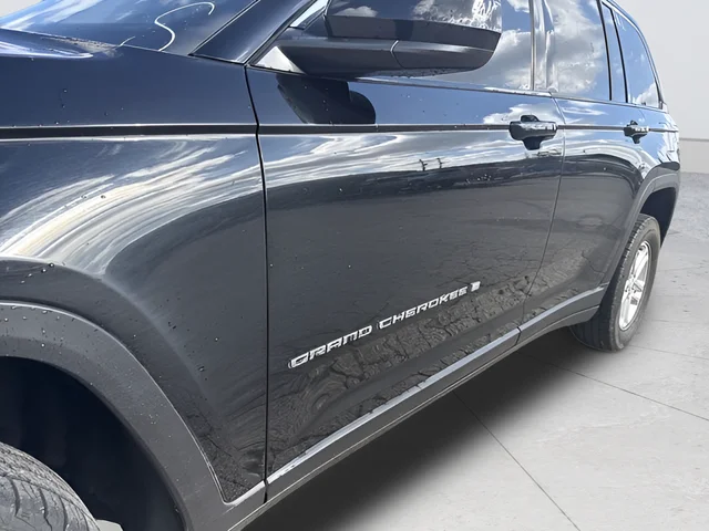 Used 2023 Black Jeep Laredo image 16