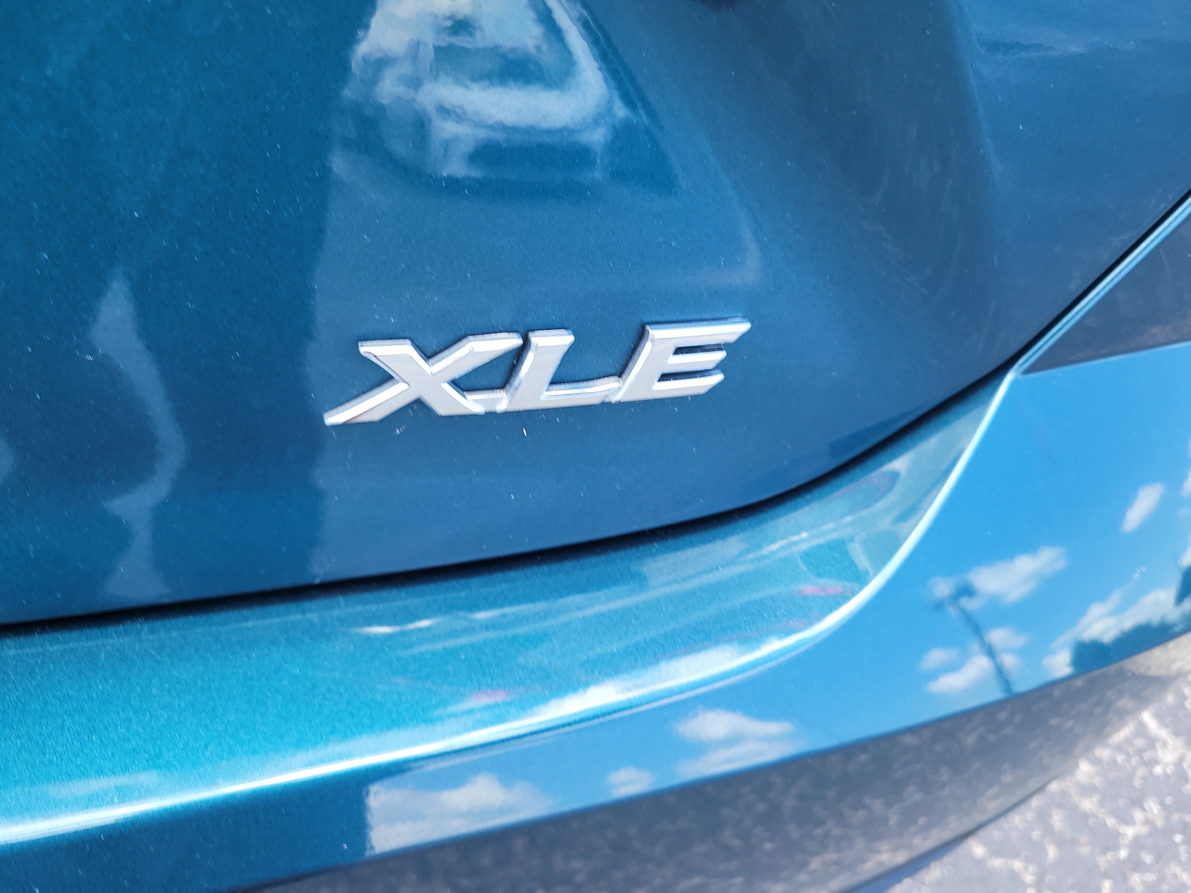 Used 2025 Ocean Gem Toyota XLE image 10