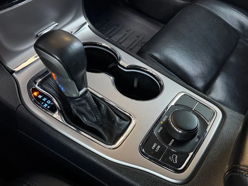 Used 2019 Red Jeep Limited image 34