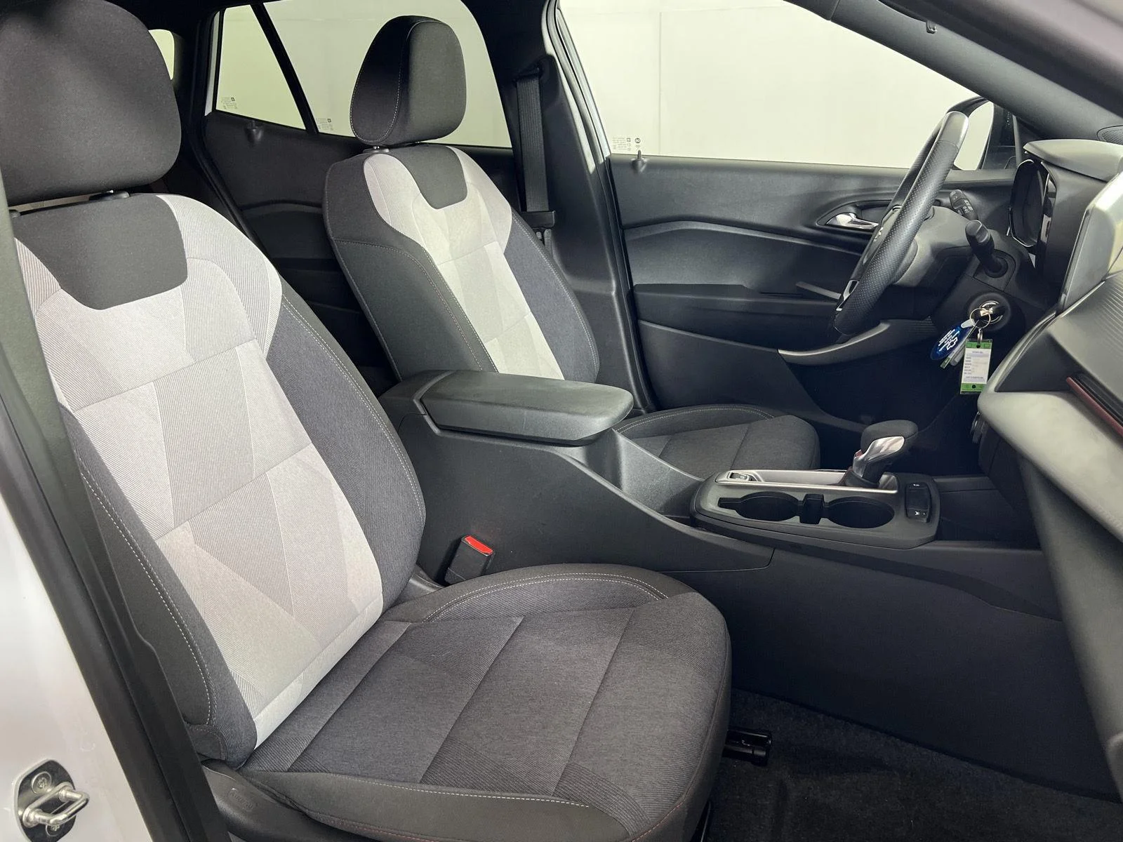 Used 2024 Summit White Chevrolet 1RS image 21