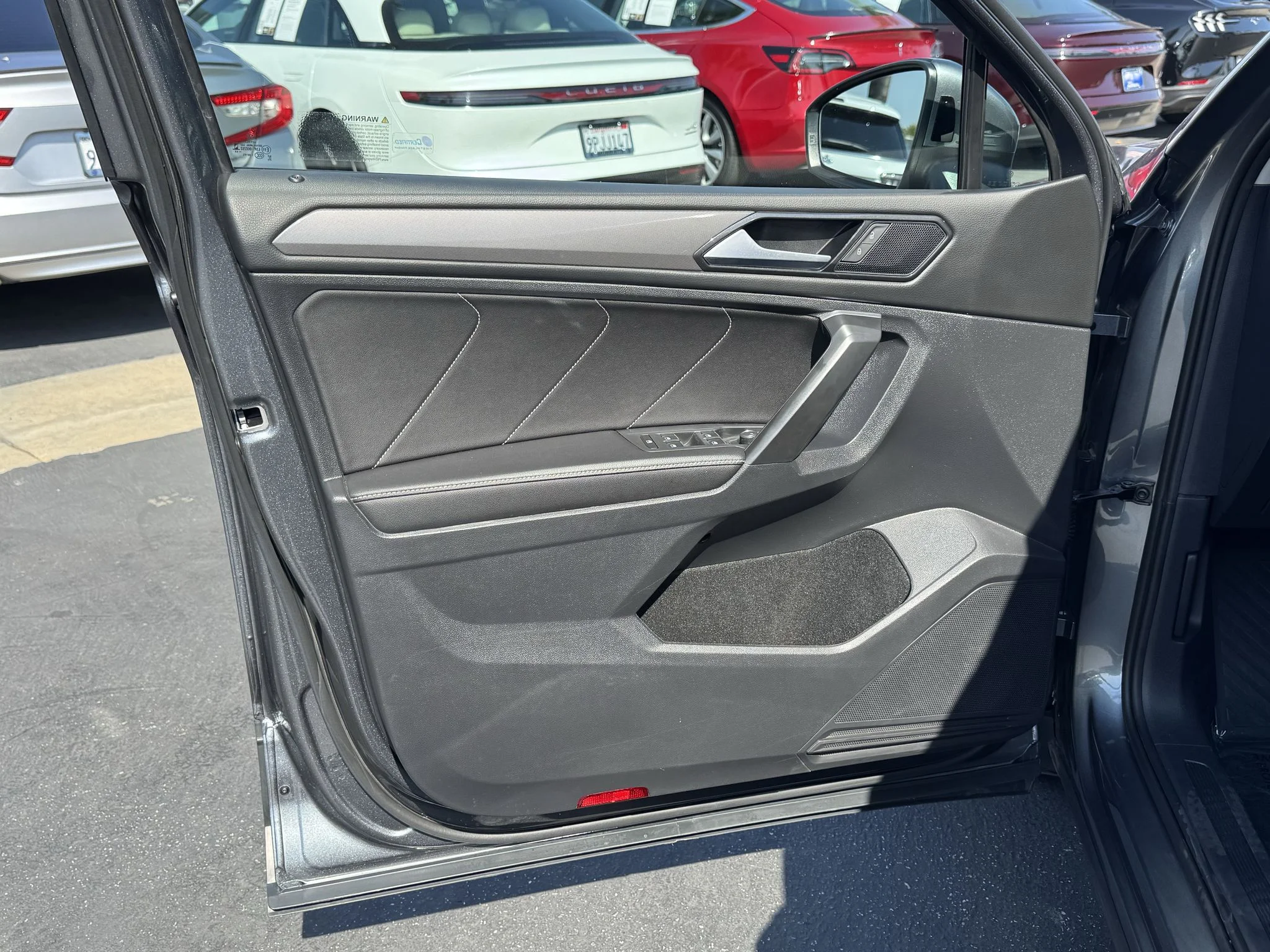 Used 2023 Platinum Gray Metallic Volkswagen SE image 18