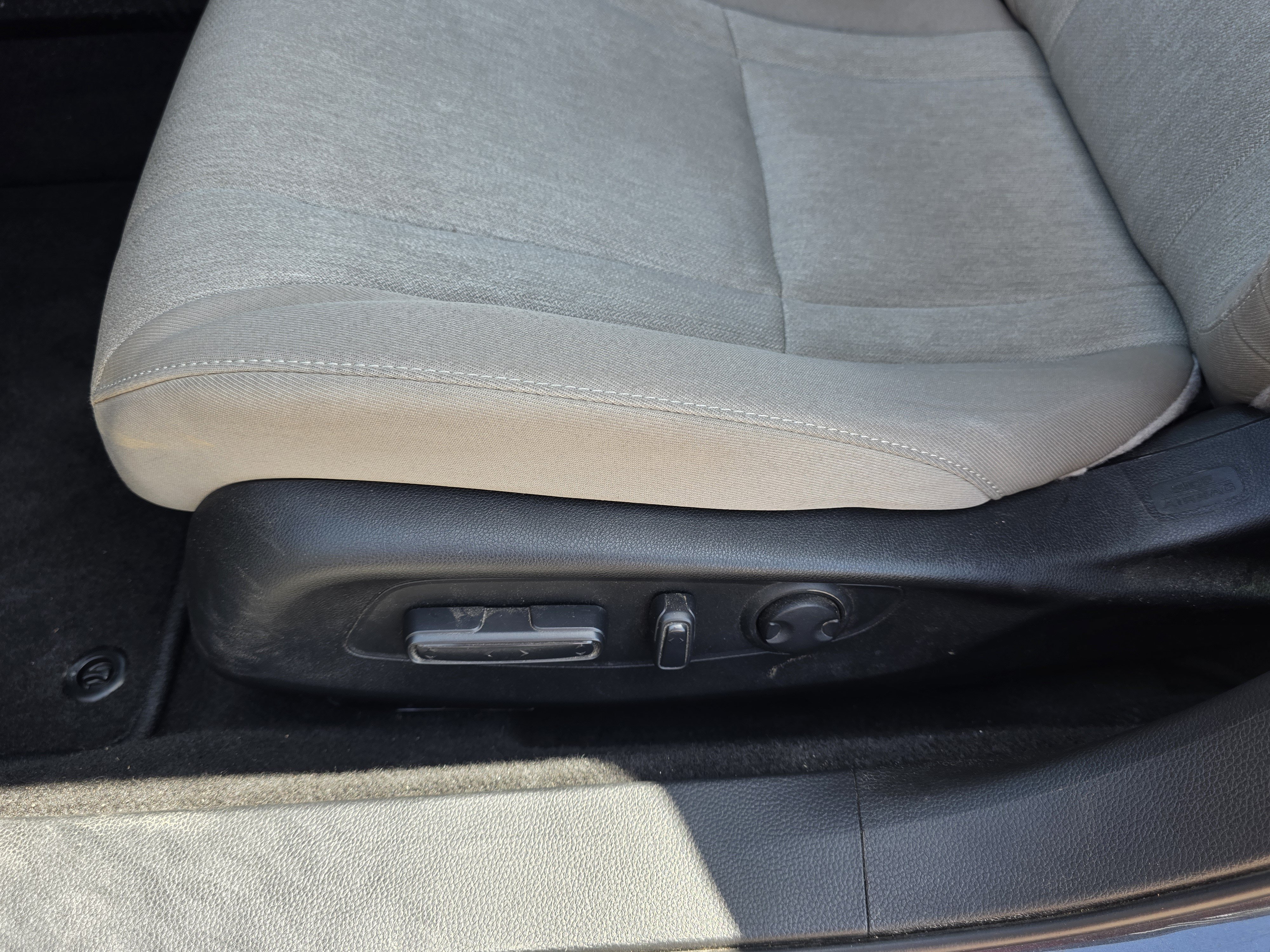 Used 2025 Urban Gray Pearl Honda SE image 21