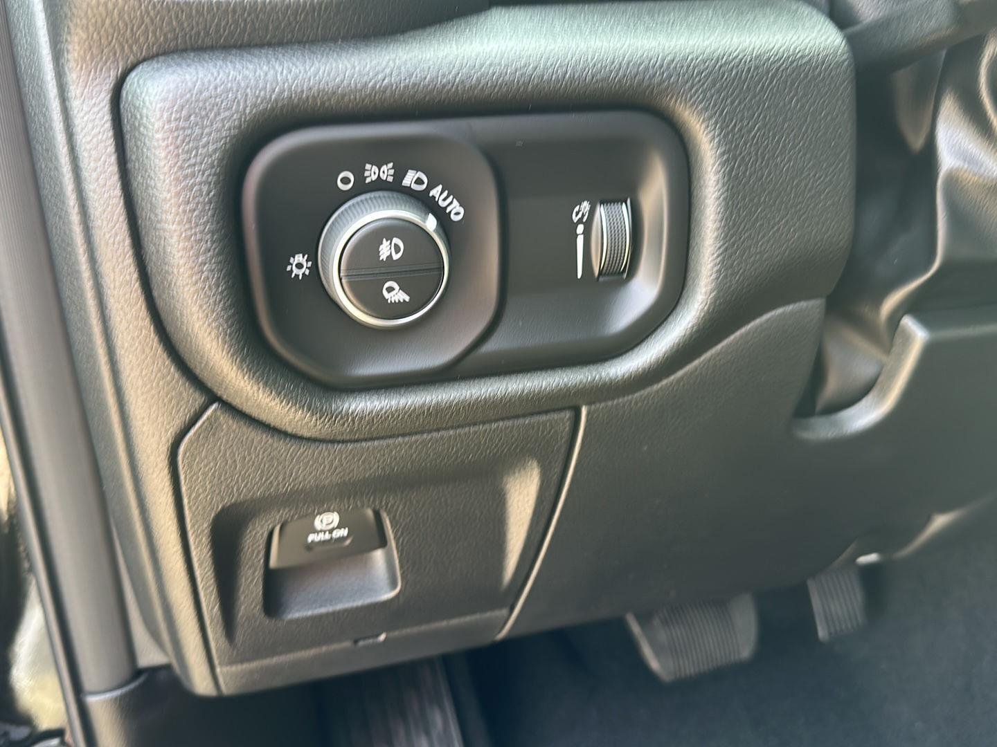 2026 RAM 1500 Express - Photo 14