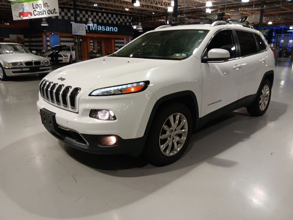 Used 2016 White Jeep  image 1