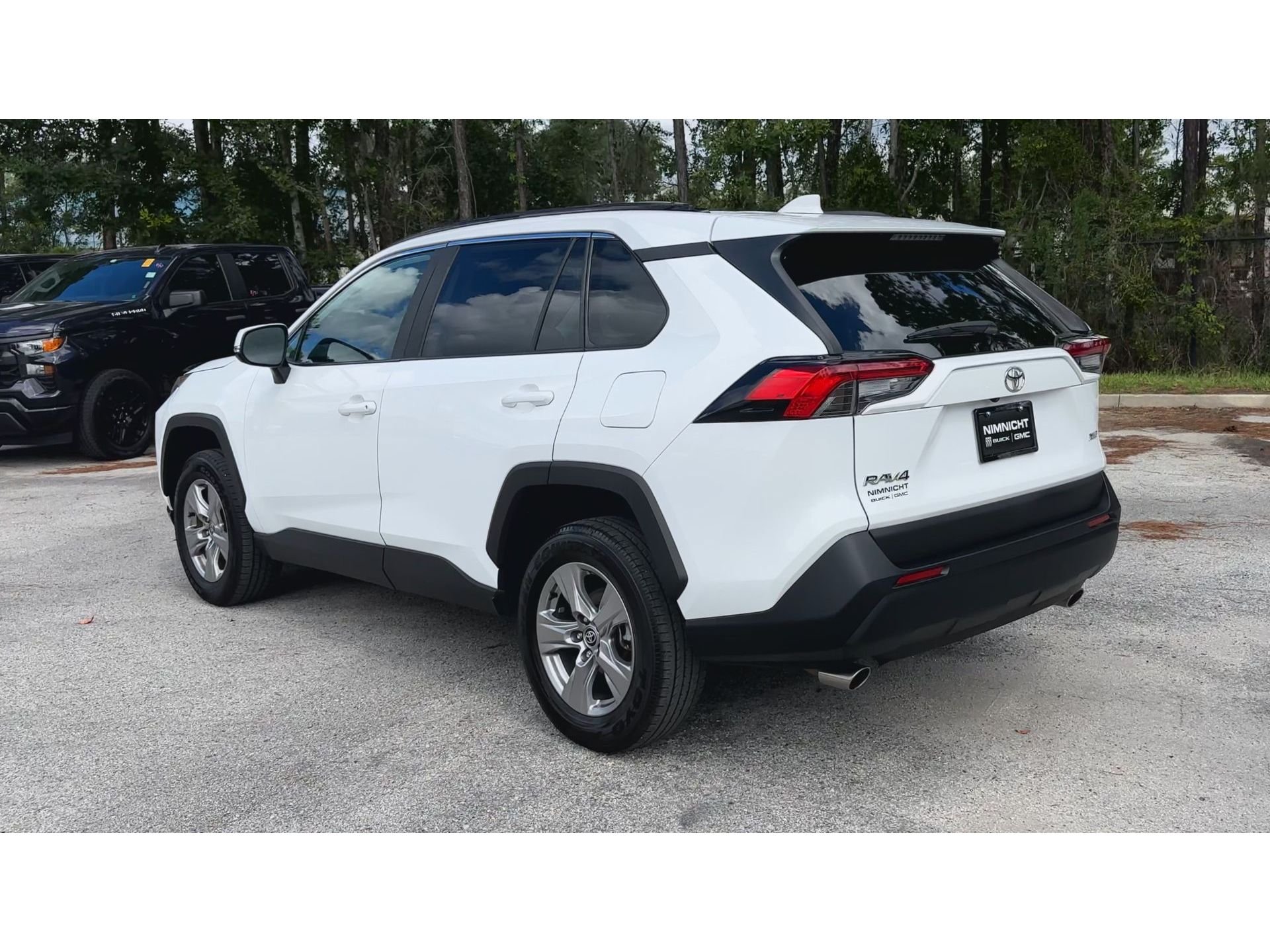 2024 Toyota RAV4 XLE - Photo 7