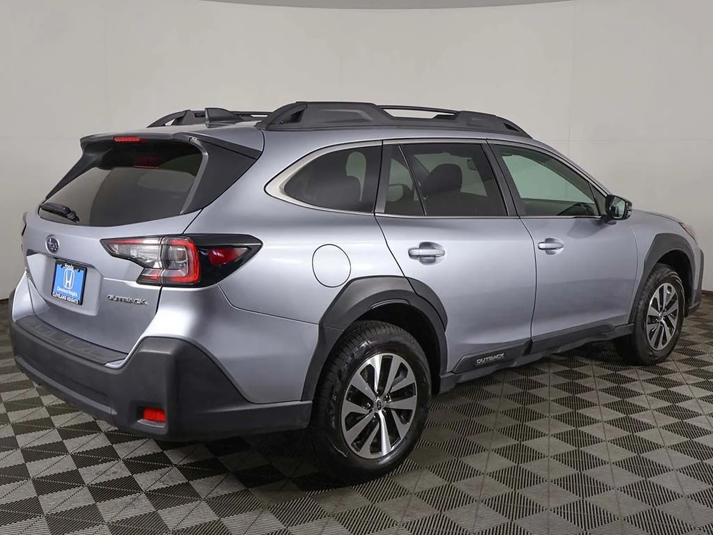 Used 2025 Ice Silver Metallic Subaru Premium image 7
