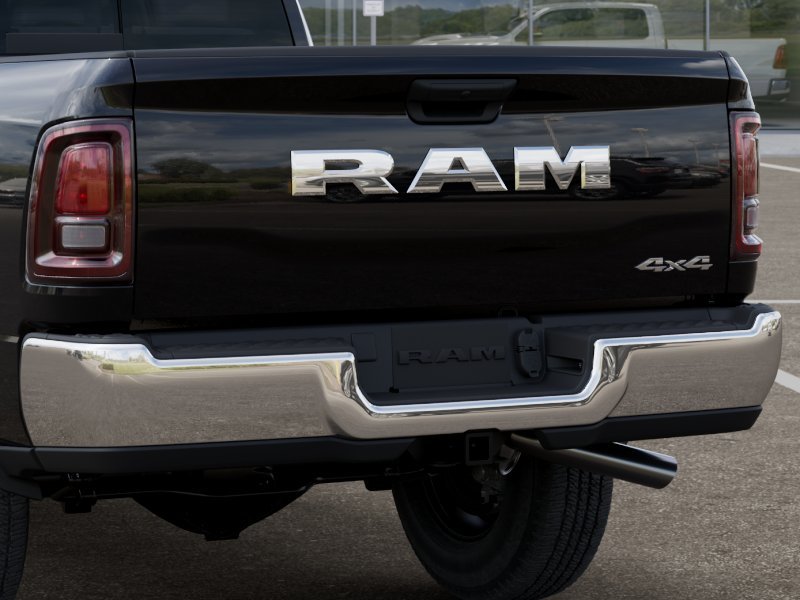 New 2026 Diamond Black Crystal Pearl-Coat Exterior Paint RAM Tradesman image 41