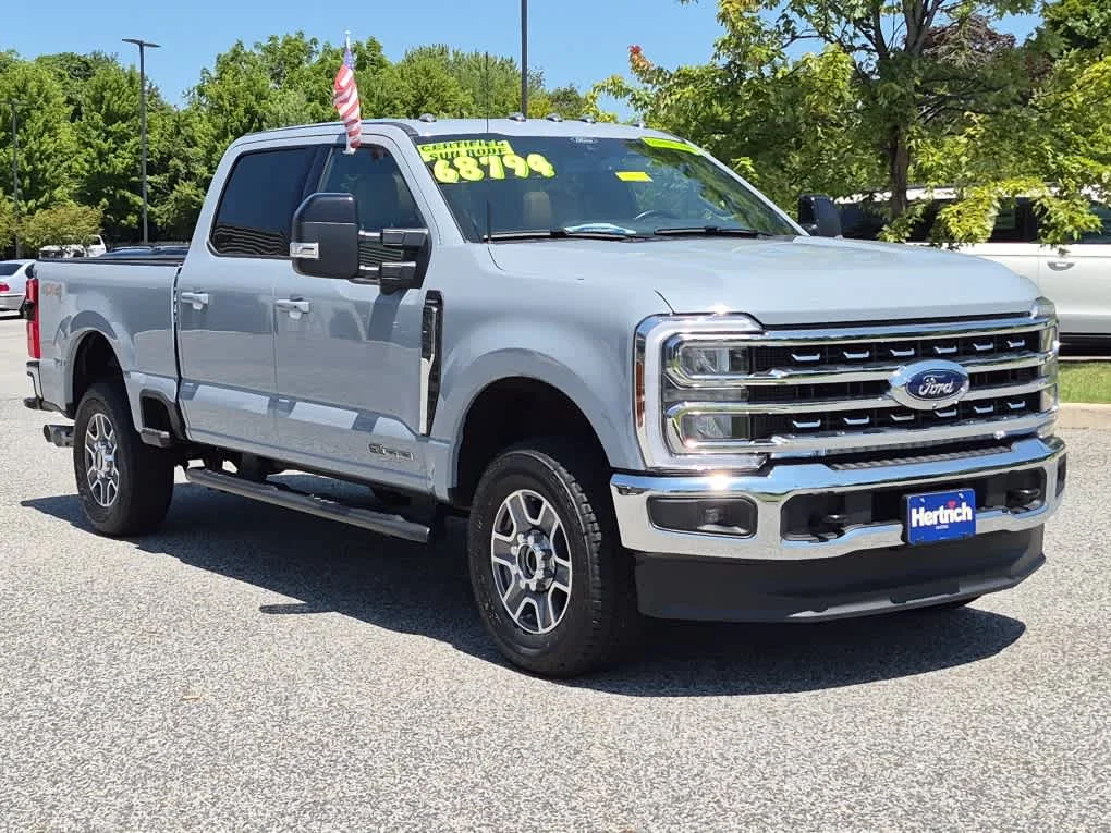 Used 2024 Glacier Gray Metallic Tri-Coat Ford LARIAT image 2
