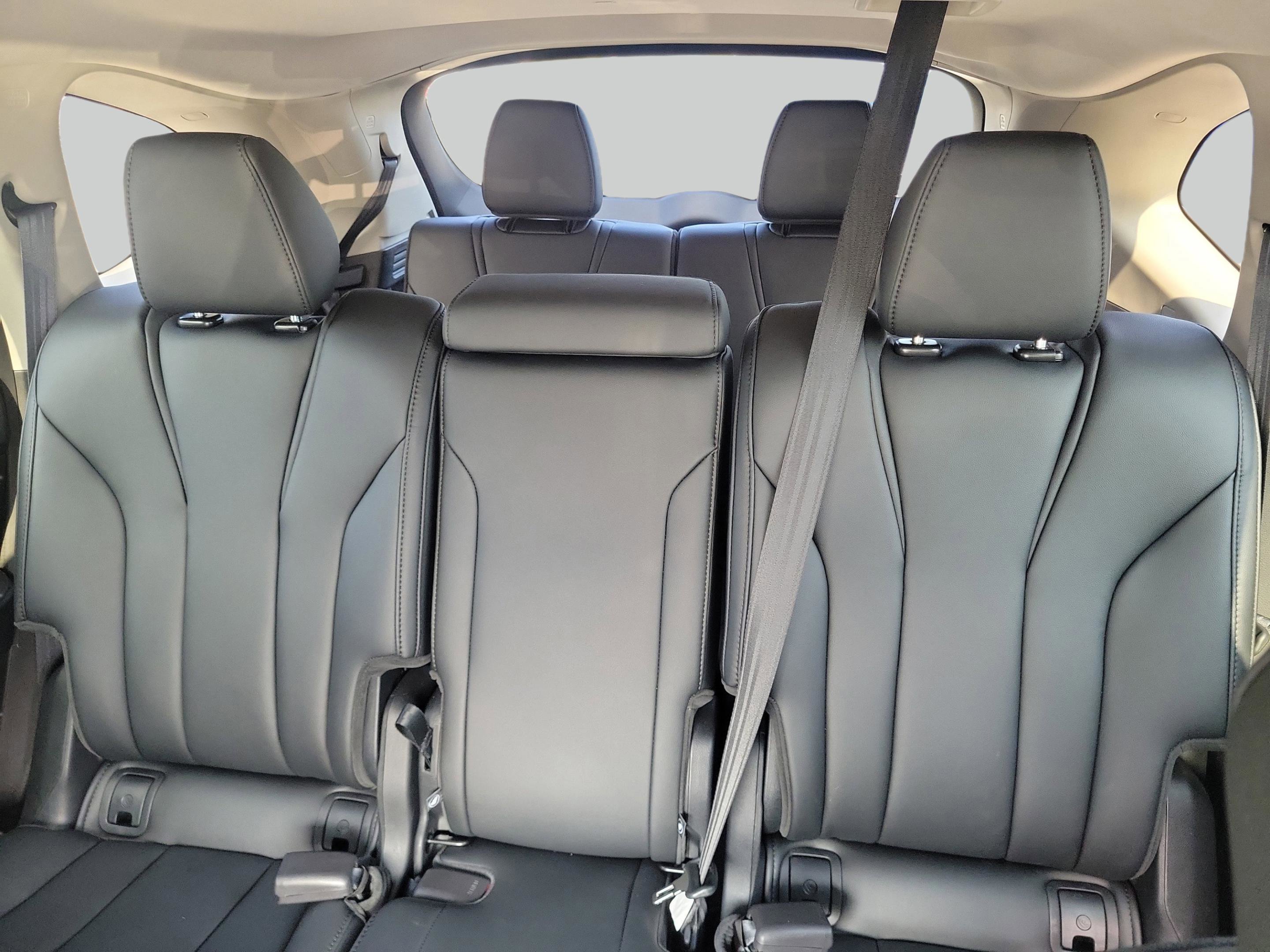 Used 2024 Platinum White Pearl Acura 3.5L image 9